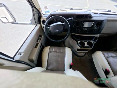 2020 Coachmen RV Leprechaun — photo 22 view