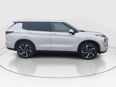 2024 Mitsubishi Outlander - Photo 8