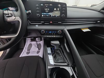 2026 Hyundai Elantra Hybrid - Photo 13