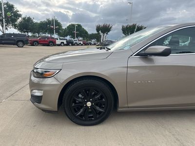 2024 Chevrolet Malibu - Photo 2