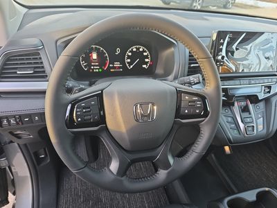 2026 Honda Odyssey — photo 8 view