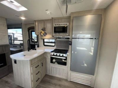 2026 Coachmen RV Catalina Legacy Edition - Photo 32