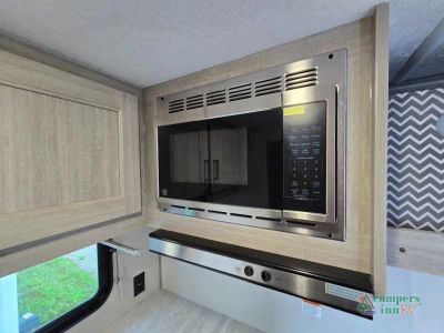 2025 Coachmen RV Catalina Summit Series 7 — photo 24 view