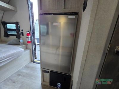 2025 Coachmen RV Catalina Summit Series 7 — photo 16 view