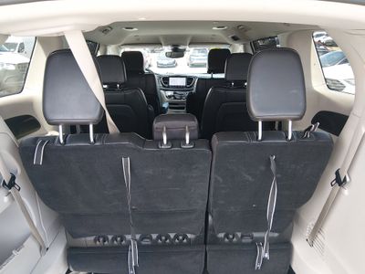 2024 Chrysler Pacifica — photo 11 view
