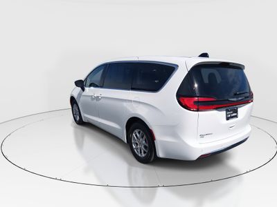 2024 Chrysler Pacifica — detail view
