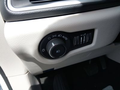 2024 Chrysler Pacifica — photo 14 view
