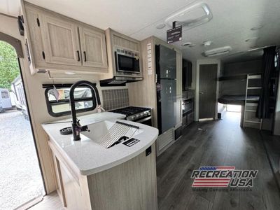 2026 Coachmen Catalina Legacy Edition - Photo 11