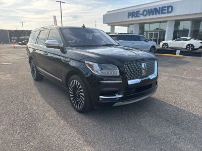 2020 Lincoln Navigator Black Label in Black — front three-quarter view