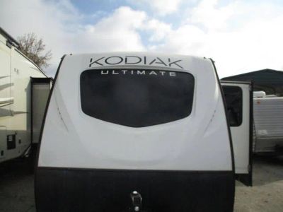 2022 Dutchmen Kodiak Ultimate 2921FKDS — front three-quarter view