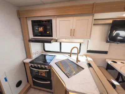 2027 Thor Motor Coach CHATEAU — photo 11 view