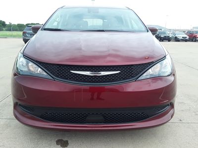 2023 Chrysler Voyager - Photo 8