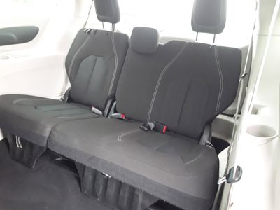 2023 Chrysler Voyager - Photo 11