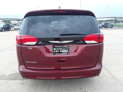 2023 Chrysler Voyager - Photo 4