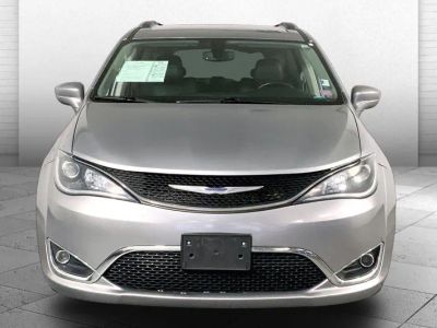2020 Chrysler Pacifica — side profile view