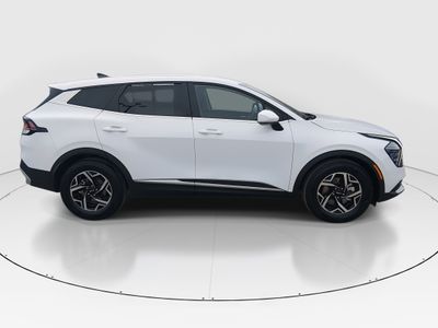 2025 Kia Sportage — photo 8 view