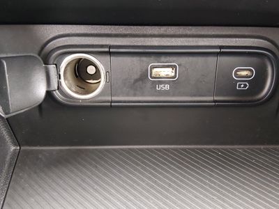 2025 Kia Sportage — photo 18 view