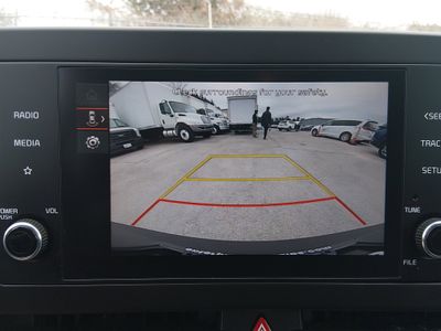 2025 Kia Sportage — photo 16 view