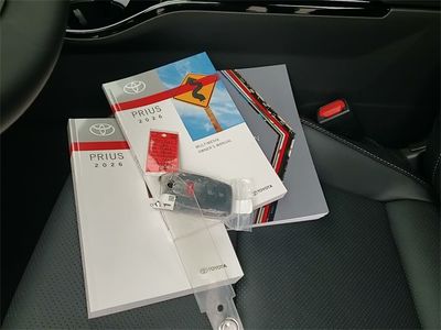 2026 Toyota Prius - Photo 7