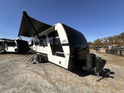 2026 Brinkley I235 — front three-quarter view
