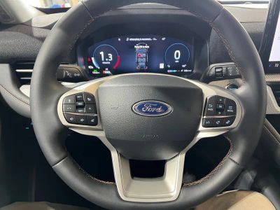 2026 Ford Explorer — photo 12 view