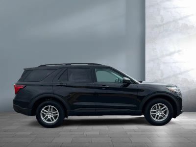 2026 Ford Explorer — photo 7 view