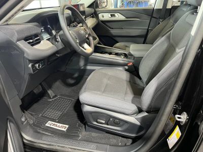 2026 Ford Explorer — photo 10 view