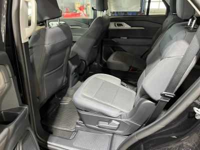 2026 Ford Explorer — photo 18 view