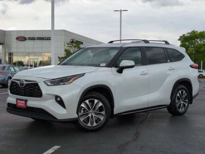 2023 Toyota Highlander - Photo 2