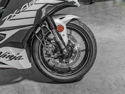 2025 Kawasaki NINJA ZX-4RR ABS - Photo 13
