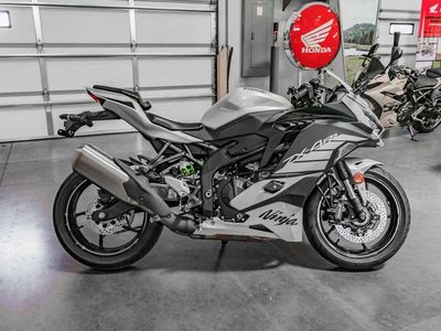 2025 Kawasaki NINJA ZX-4RR ABS - Photo 3
