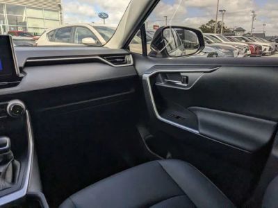 2023 Toyota RAV4 Hybrid — photo 16 view
