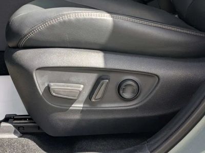 2023 Toyota RAV4 Hybrid — photo 19 view
