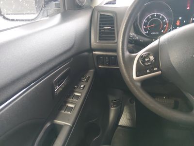 2025 Mitsubishi Outlander Sport — photo 16 view