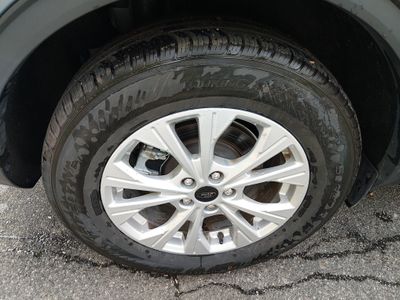 2024 Ford Escape — photo 10 view