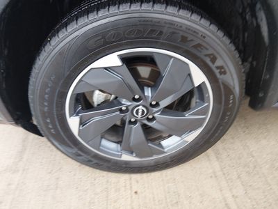 2024 Nissan Rogue — photo 10 view