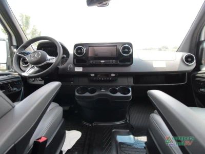 2027 Grech RV Strada-ion AWD — photo 31 view