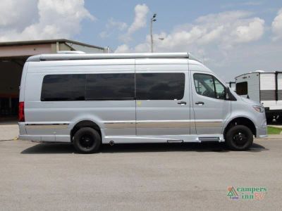 2027 Grech RV Strada-ion AWD — photo 40 view