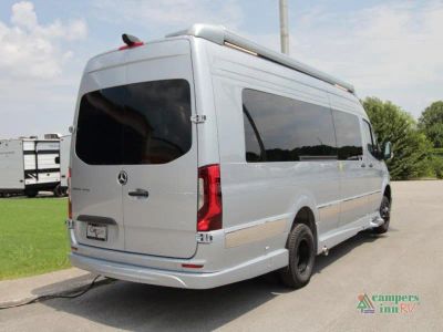 2027 Grech RV Strada-ion AWD — photo 39 view