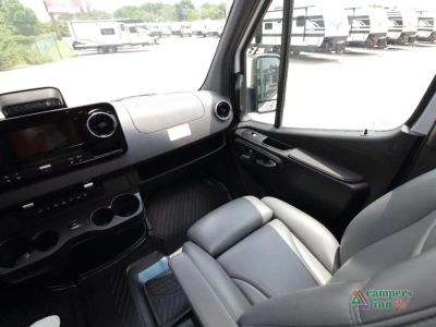 2027 Grech RV Strada-ion AWD — photo 30 view