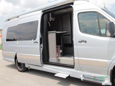 2027 Grech RV Strada-ion AWD — photo 48 view