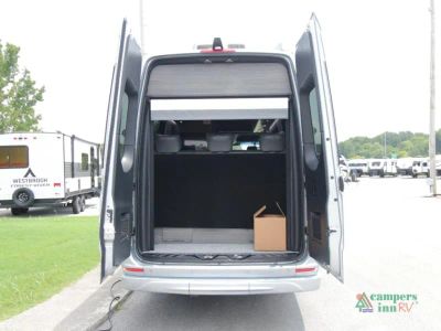 2027 Grech RV Strada-ion AWD — photo 44 view