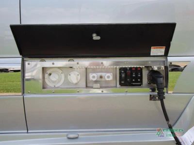 2027 Grech RV Strada-ion AWD — photo 43 view