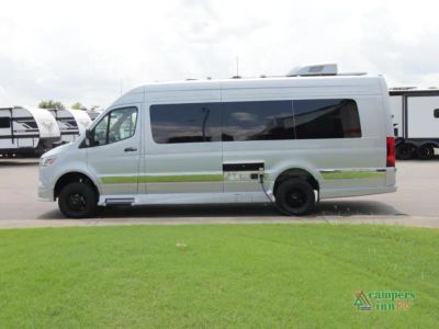 2027 Grech RV Strada-ion AWD — photo 36 view