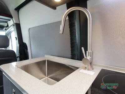 2027 Grech RV Strada-ion AWD — photo 9 view
