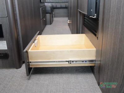 2027 Grech RV Strada-ion AWD — photo 15 view