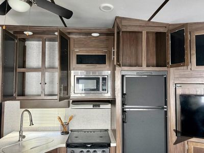 2018 Forest River RV Cherokee Arctic Wolf - Photo 30