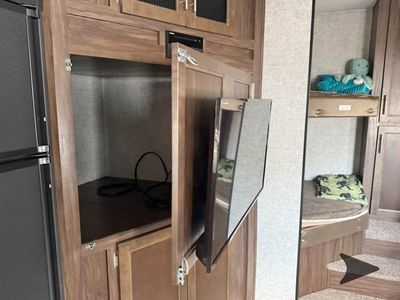 2018 Forest River RV Cherokee Arctic Wolf - Photo 25