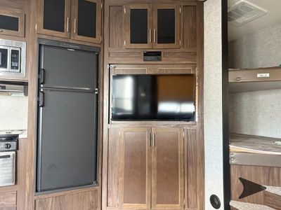 2018 Forest River RV Cherokee Arctic Wolf - Photo 24