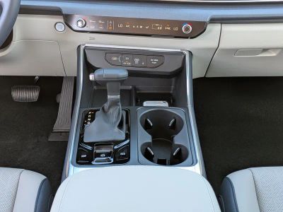 2026 Kia Carnival — photo 24 view